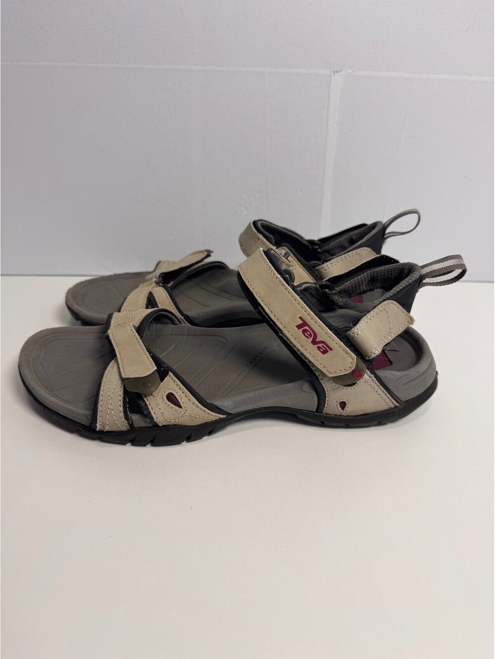 Teva Numa 4293 Sport Water Sandals Womens 8 Beige Gray Strappy Outdoor Gorpcore